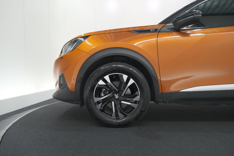 Vehicle Image 13