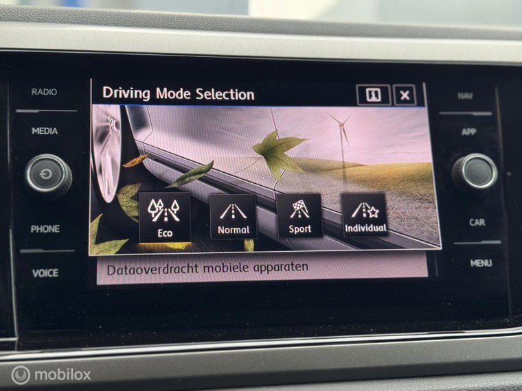 Vehicle Image 33