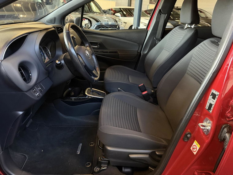 Vehicle Image 15