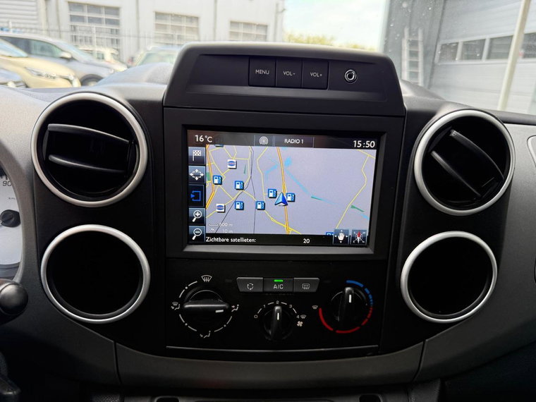 Vehicle Image 36
