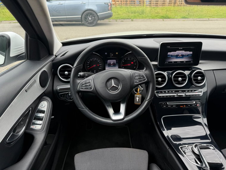 Vehicle Image 17