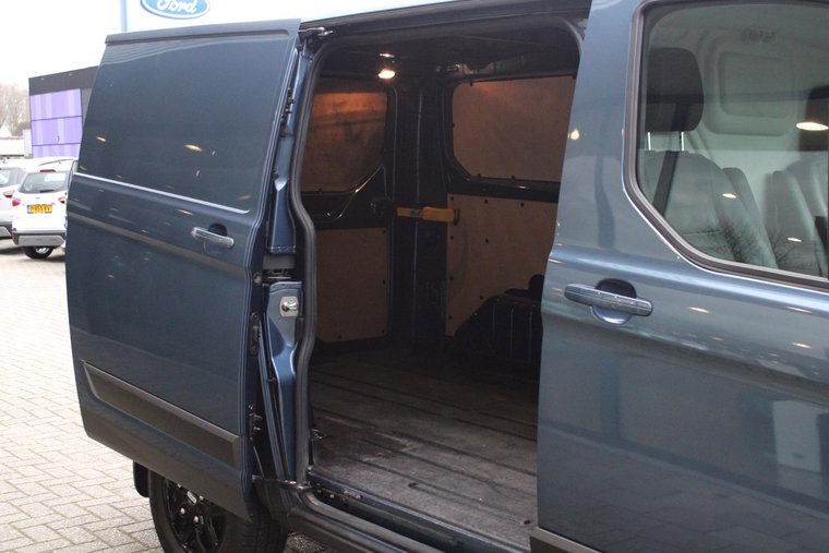 Vehicle Image 15