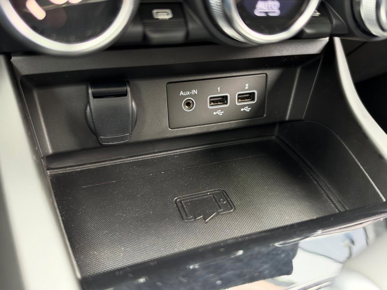 Vehicle Image 32