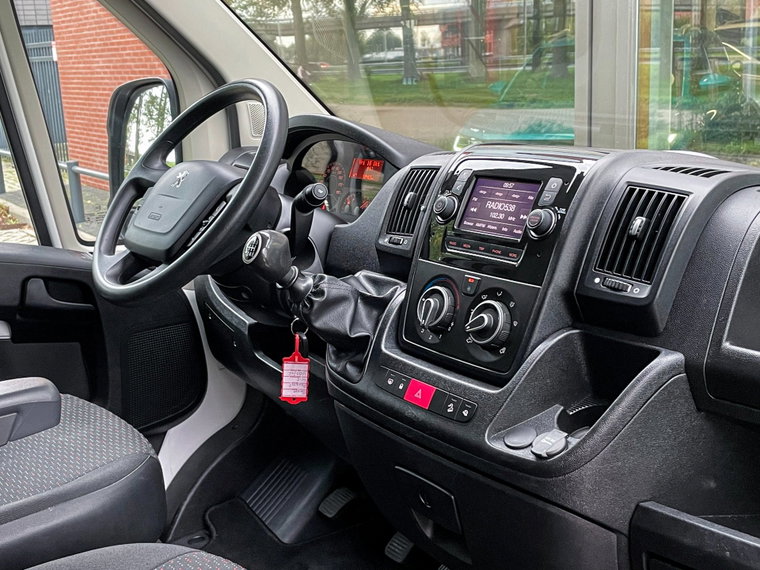 Vehicle Image 26