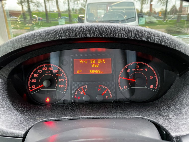 Vehicle Image 33