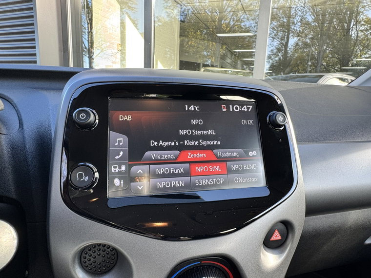 Vehicle Image 18