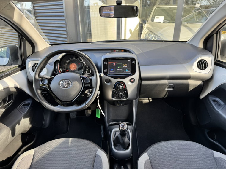 Vehicle Image 7
