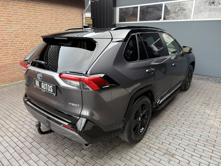 Vehicle Image 16