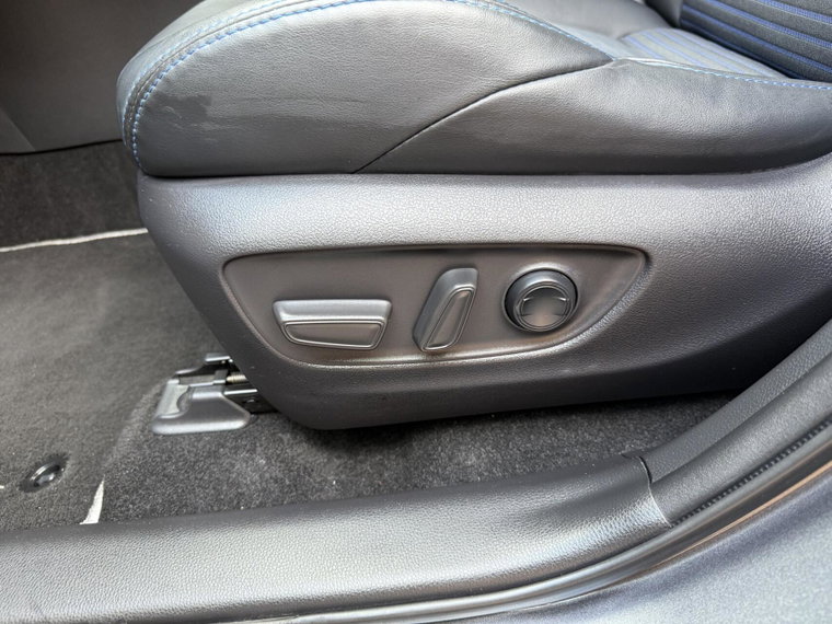 Vehicle Image 38
