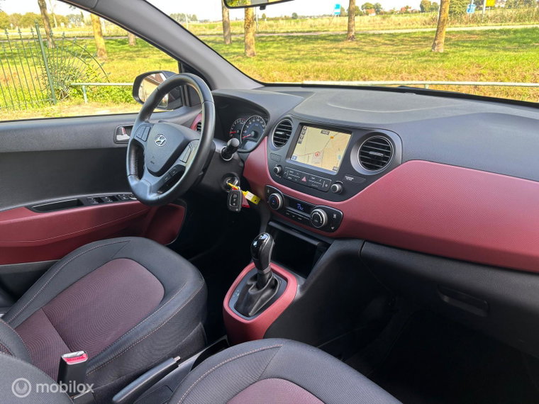 Vehicle Image 16