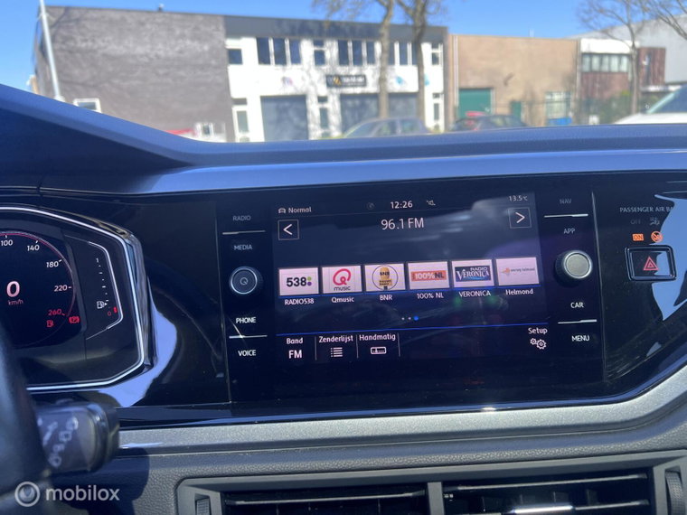 Vehicle Image 18