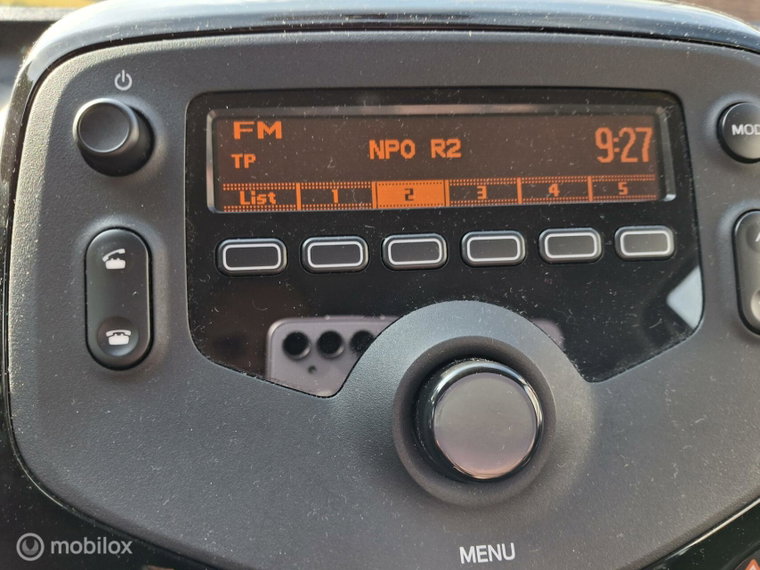 Vehicle Image 14