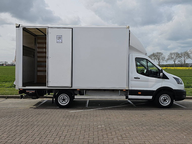 Vehicle Image 13