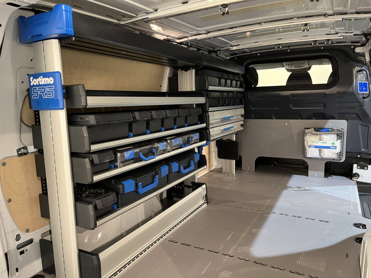 Vehicle Image 11