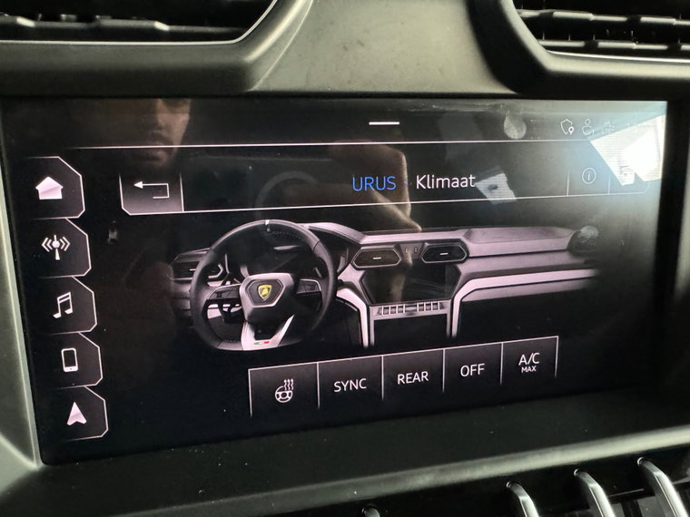 Vehicle Image 26