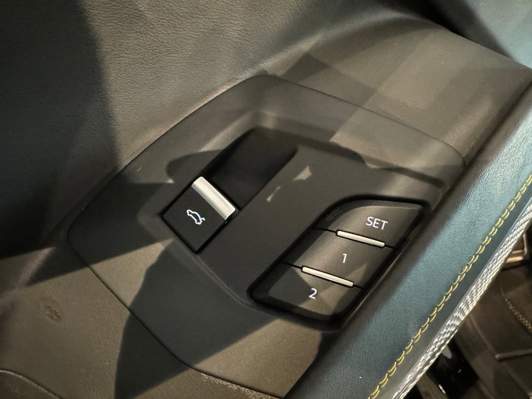 Vehicle Image 43