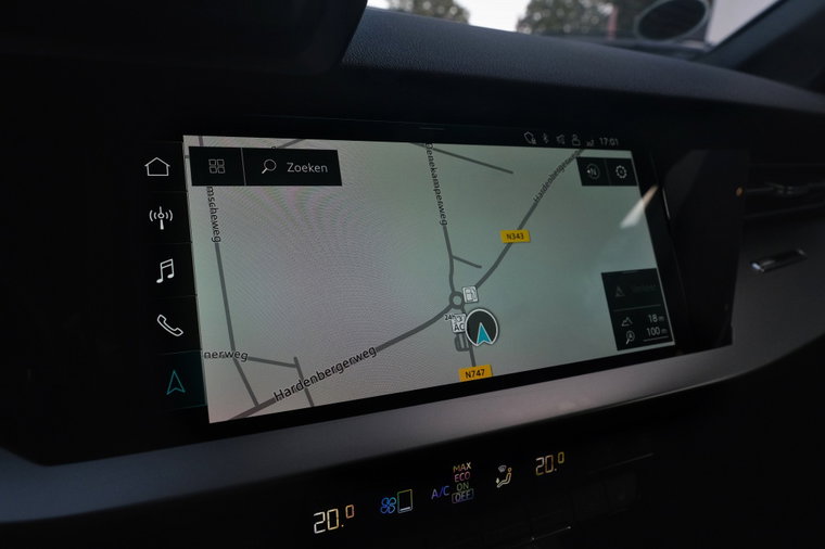 Vehicle Image 17