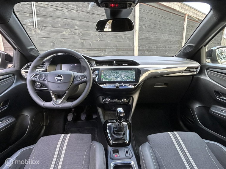 Vehicle Image 12