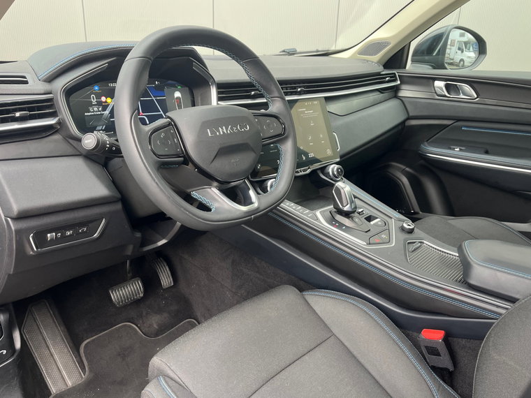 Vehicle Image 9