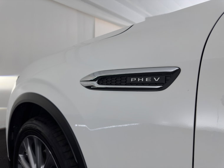 Vehicle Image 23
