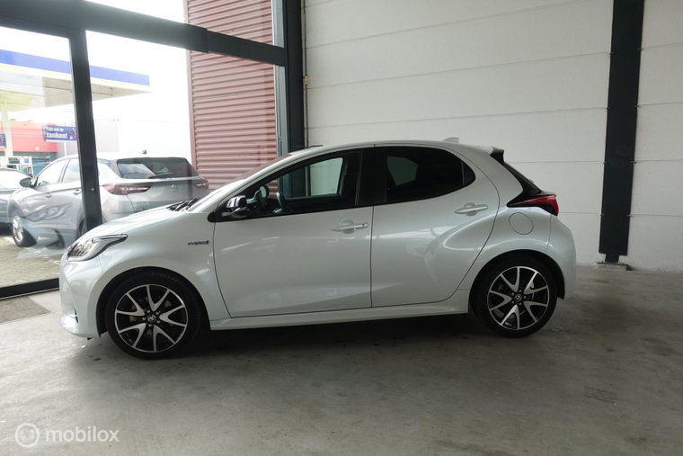 Vehicle Image 6