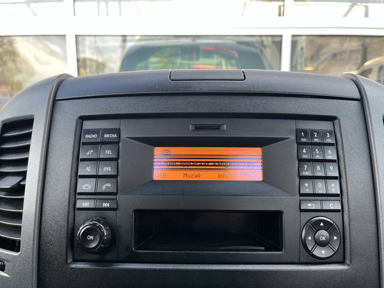 Vehicle Image 42