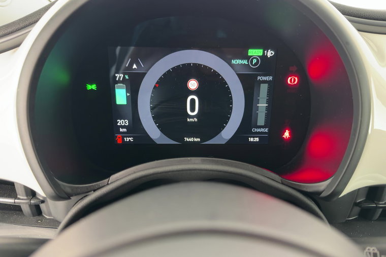 Vehicle Image 12