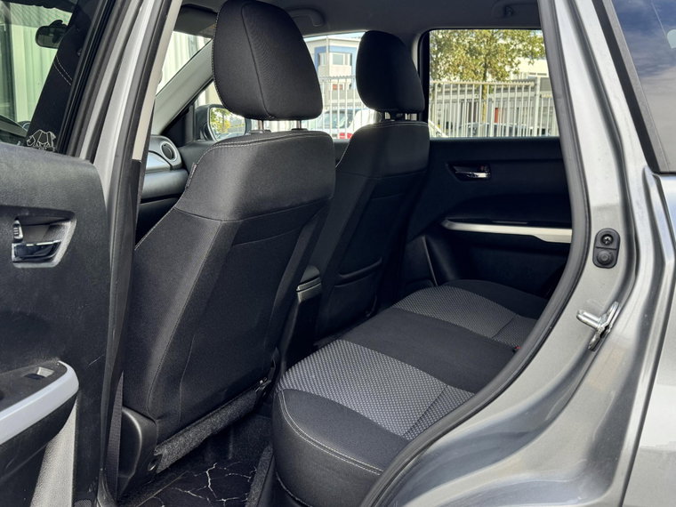 Vehicle Image 12