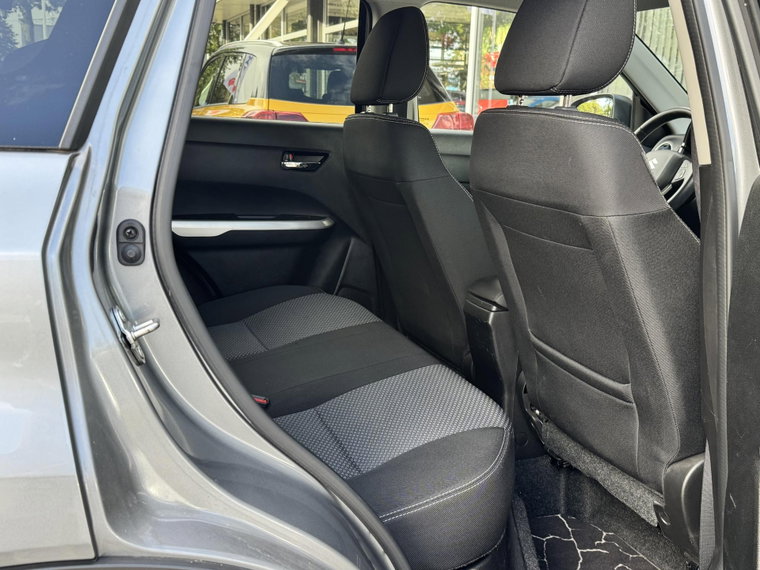 Vehicle Image 13
