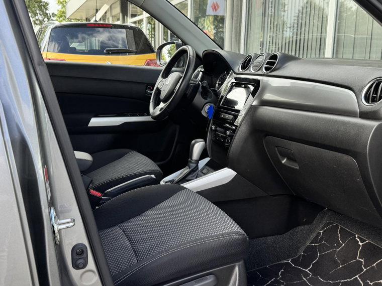Vehicle Image 14