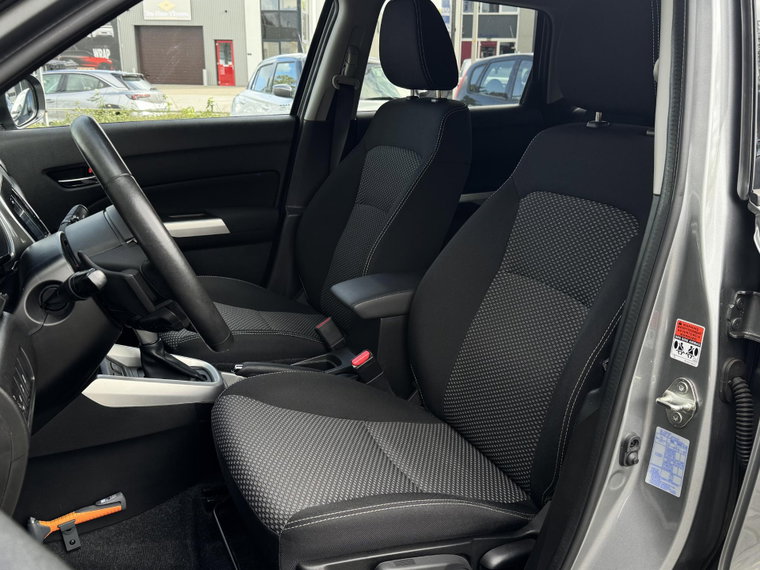 Vehicle Image 16