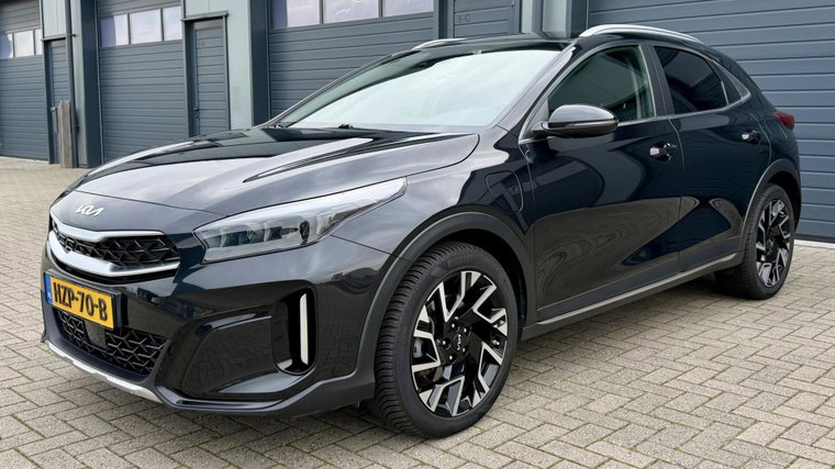 Vehicle Image 6