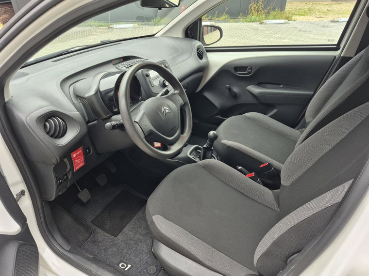 Vehicle Image 8