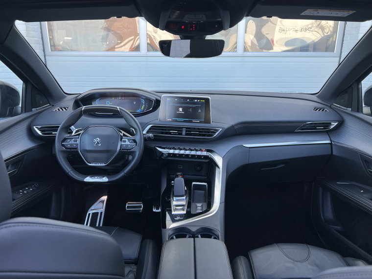 Vehicle Image 17