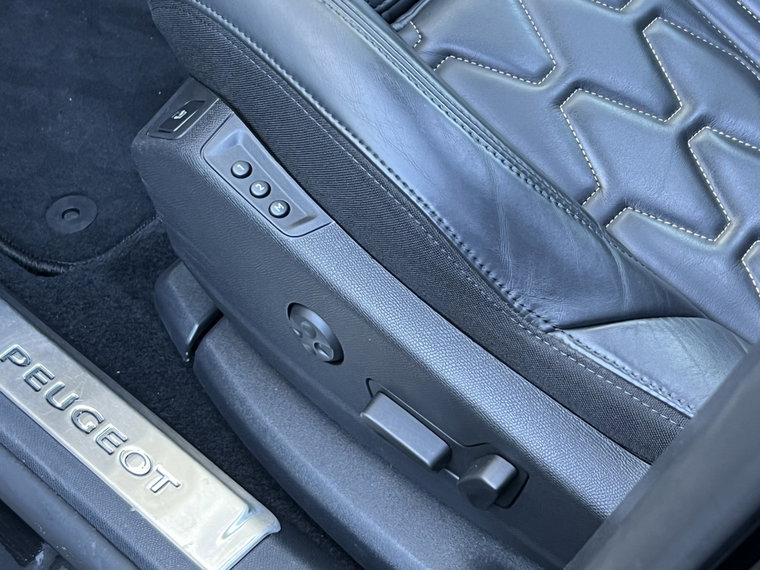 Vehicle Image 27