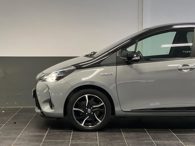 Vehicle Image 12