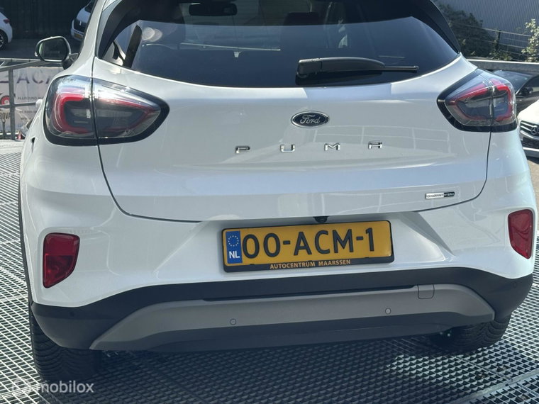 Vehicle Image 24
