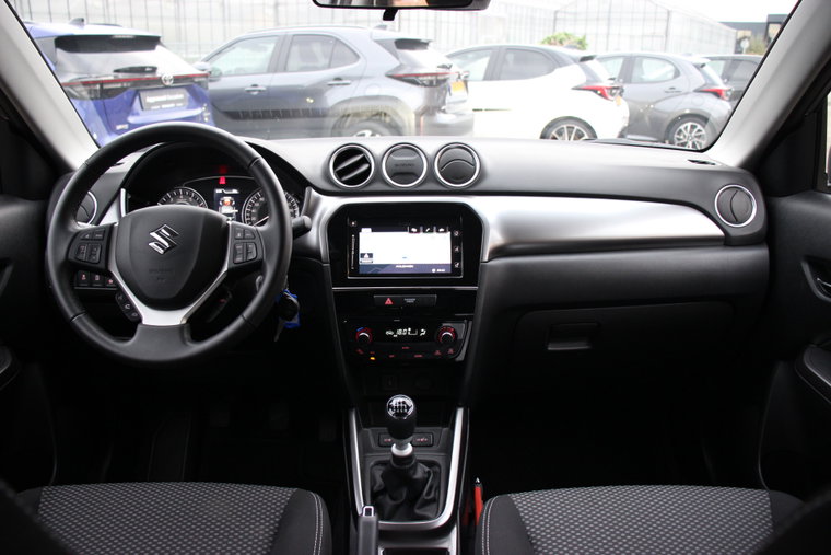 Vehicle Image 6