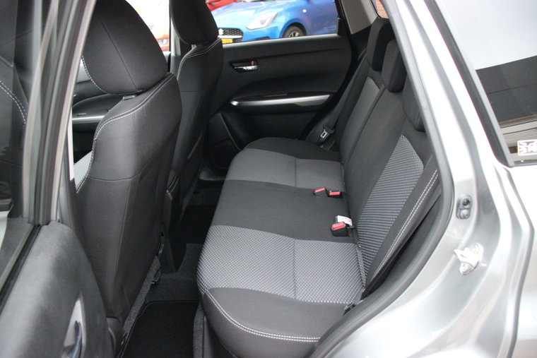 Vehicle Image 9