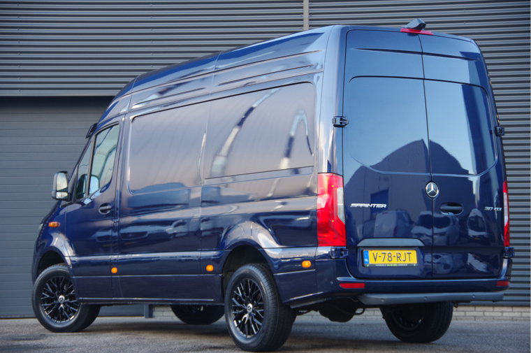 Vehicle Image 13