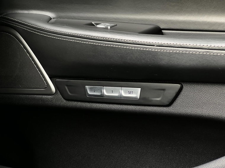 Vehicle Image 52