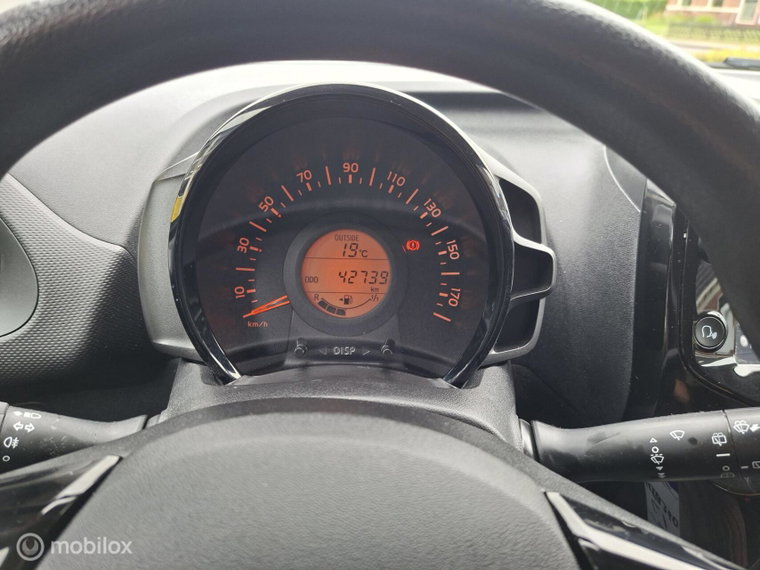 Vehicle Image 17
