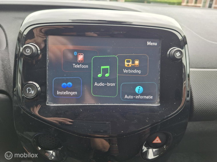Vehicle Image 21