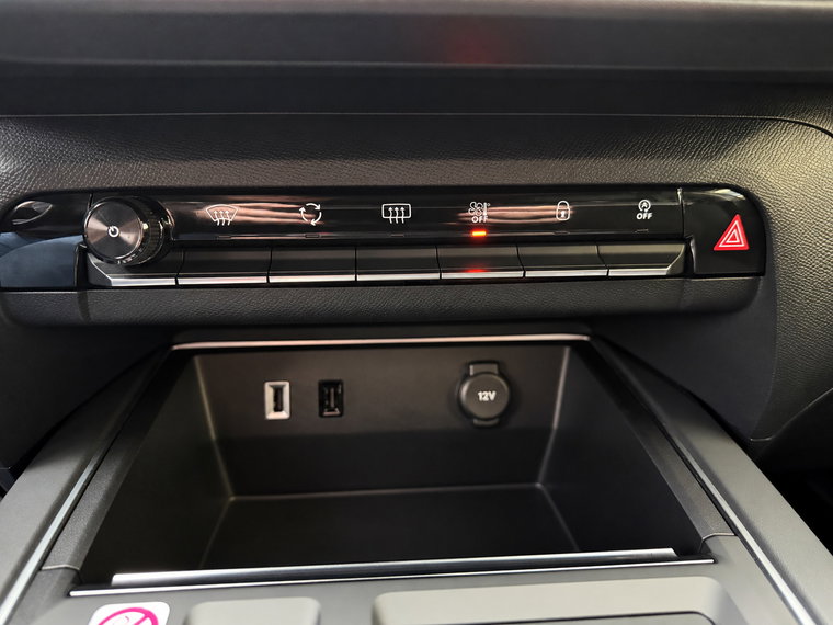 Vehicle Image 38