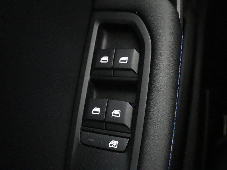 Vehicle Image 28
