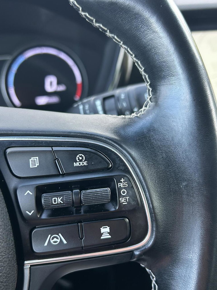 Vehicle Image 22