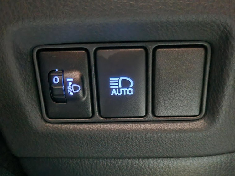 Vehicle Image 32