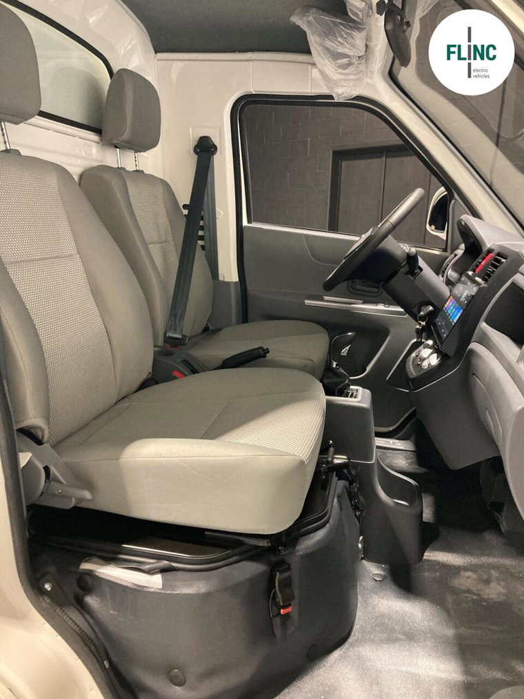 Vehicle Image 12