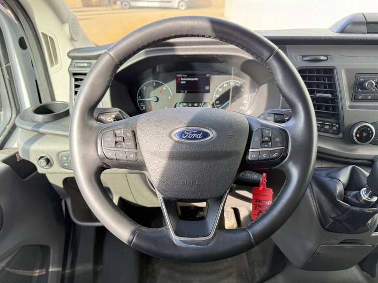 Vehicle Image 21