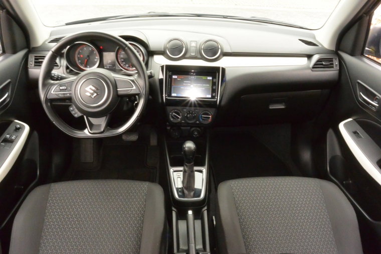 Vehicle Image 12